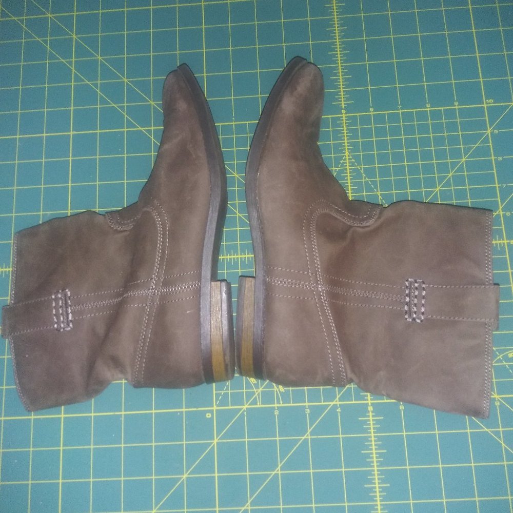 A ladies cow girl boots